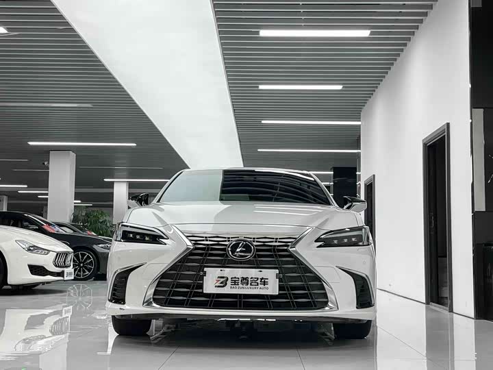 Lexus ES, 2025 — фото 2 из 9