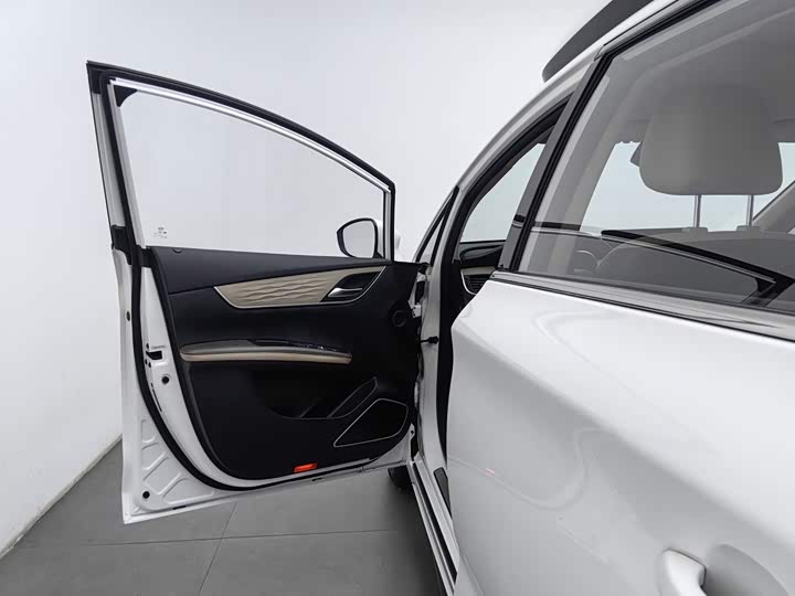 BYD Song Max Hybrid, 2021 — фото 8 из 9