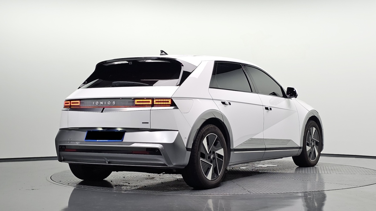 Hyundai Ioniq 5, 2024 — фото 2 из 12