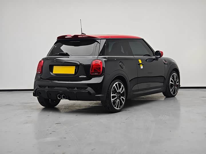Mini Mini JCW, 2022 — фото 4 из 9