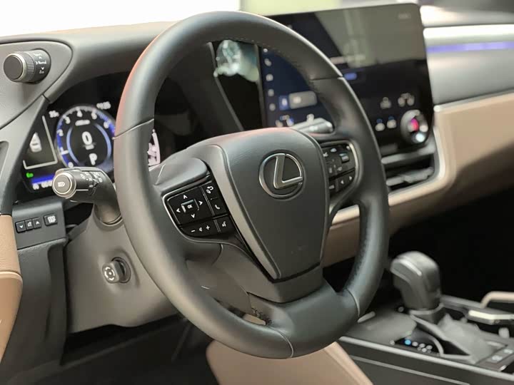 Lexus ES, 2025 — фото 7 из 9
