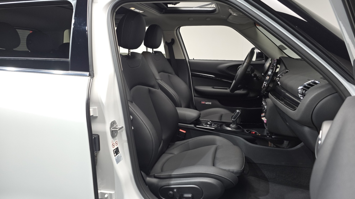 Mini Clubman, 2024 — фото 11 из 12
