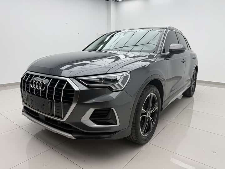 Audi Q3, 2022 — купить в Калуге под ключ
