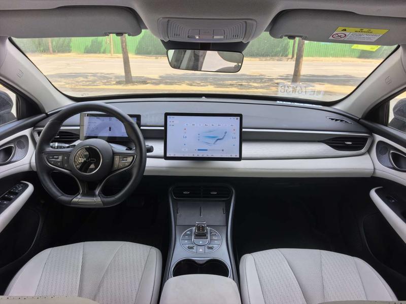 BYD Seal 05 DM-i Hybrid, 2024 — фото 8 из 11