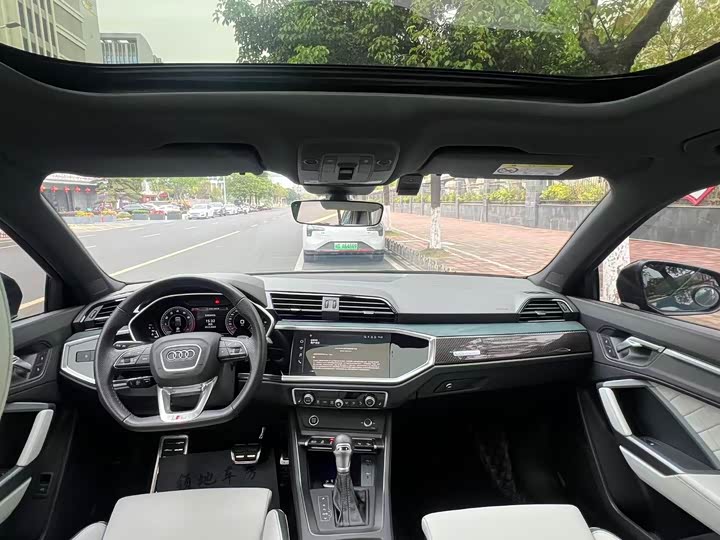 Audi Q3 Sportback, 2023 — фото 8 из 9