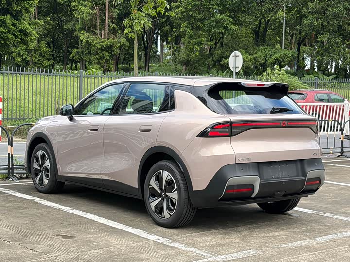 Changan Qiyuan (Nevo) Q05, 2025 — фото 6 из 9
