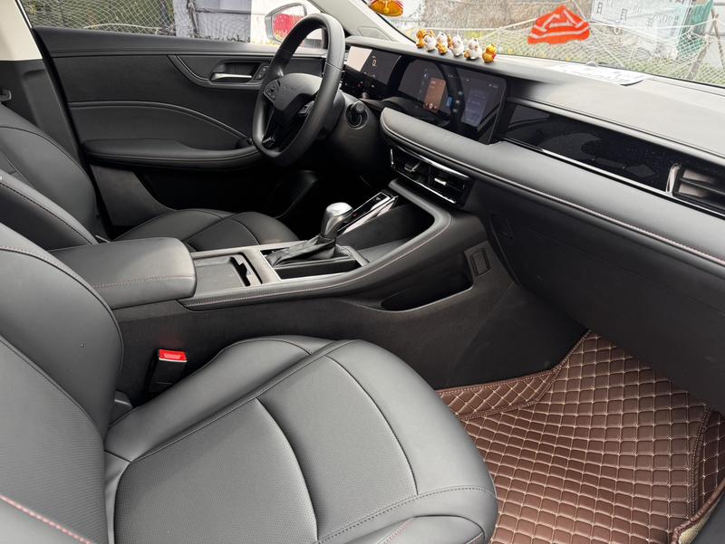 Roewe i5, 2025 — фото 10 из 12