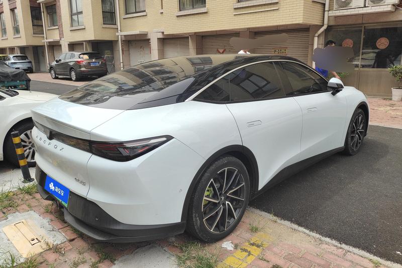 BAIC Arcfox Alpha S5, 2024 — фото 3 из 12