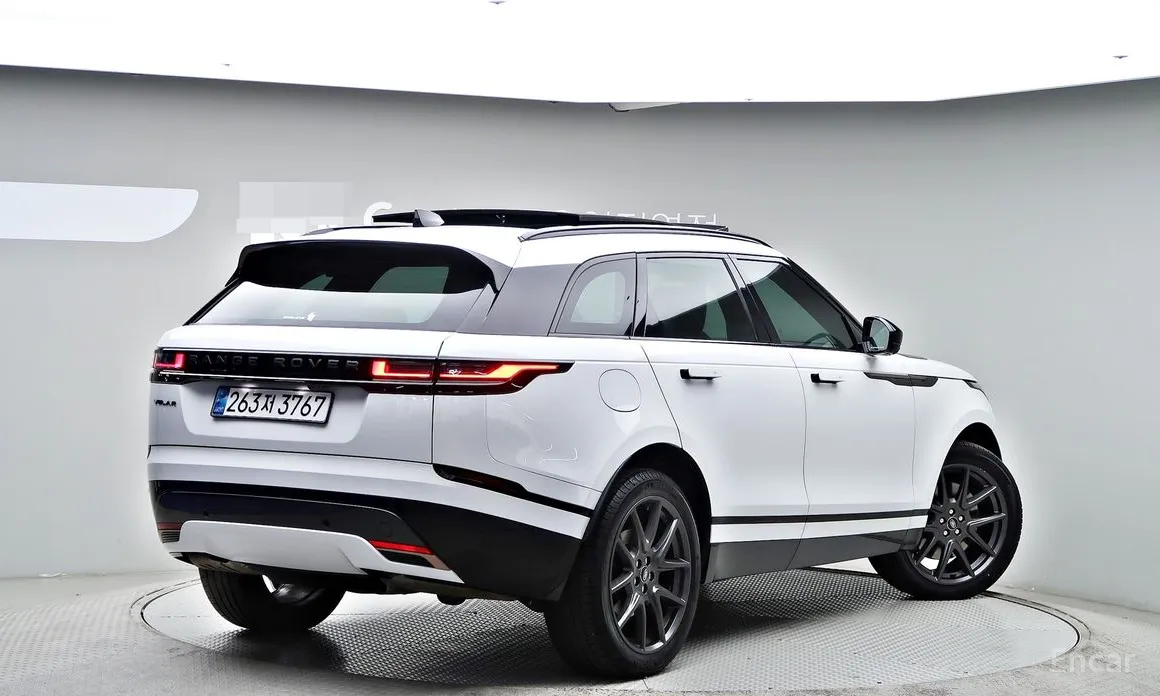 Land Rover Range Rover Velar, 2024 — фото 2 из 12