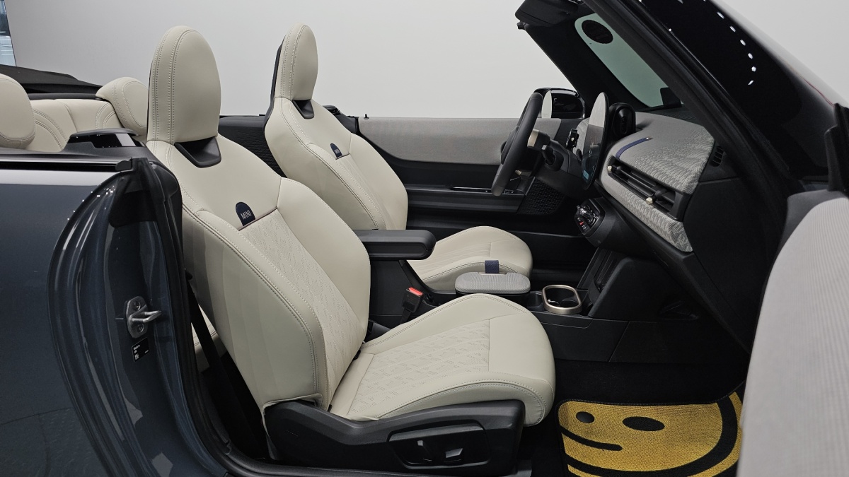 Mini Cooper Convertible, 2025 — фото 10 из 12