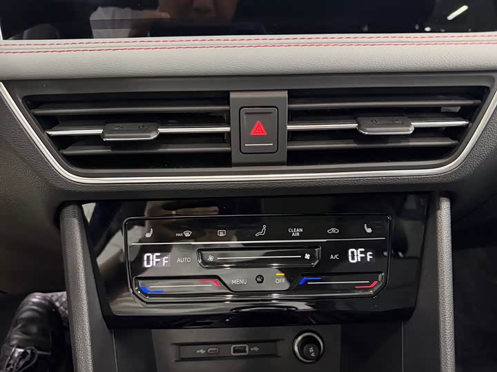 Volkswagen Tiguan L Hybrid, 2023 — фото 6 из 9