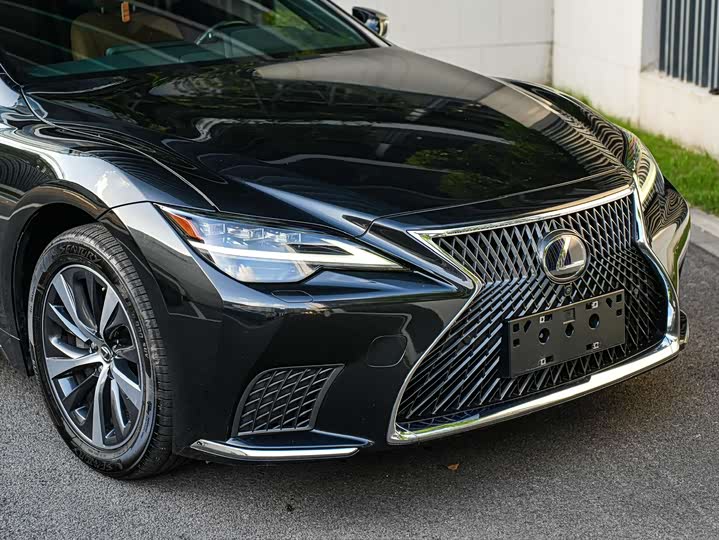 Lexus LS, 2022 — фото 9 из 9