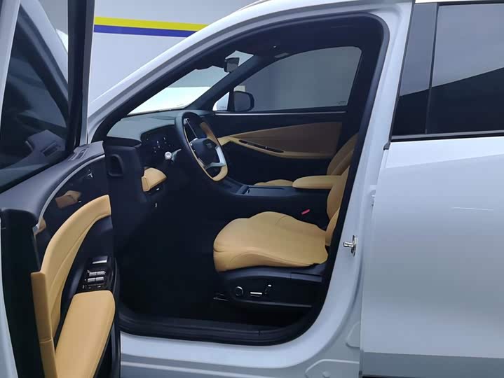 Geely Galaxy L7, 2024 — фото 9 из 9