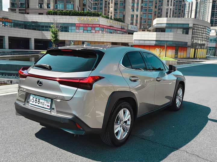 Lexus UX, 2021 — фото 7 из 9