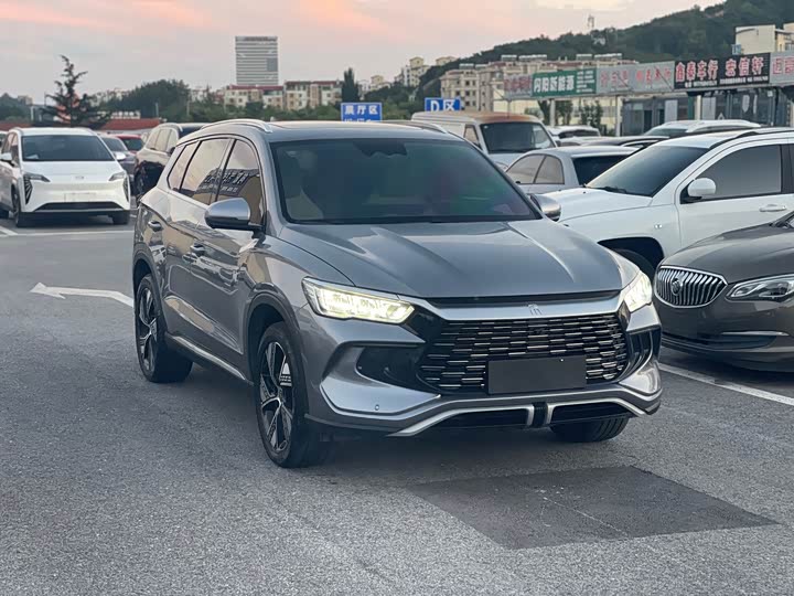 BYD Song Pro Hybrid, 2024 — фото 3 из 9