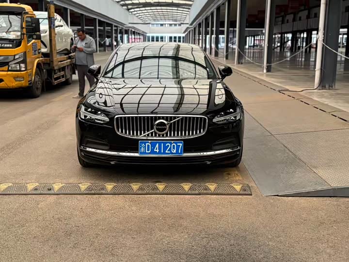 Volvo S90, 2023 — фото 2 из 9