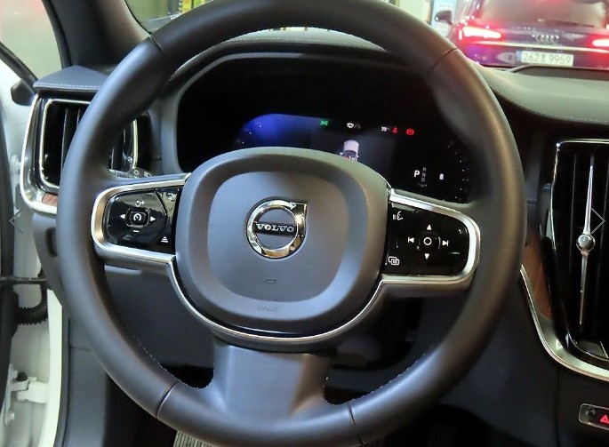 Volvo V60, 2023 — фото 7 из 12