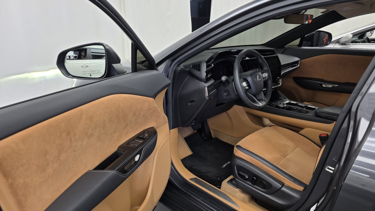 Lexus RZ, 2023 — фото 9 из 12