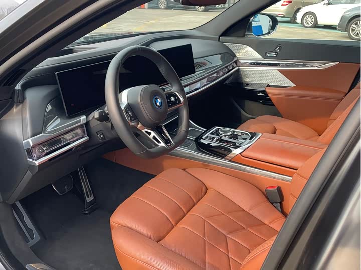 BMW i7, 2023 — фото 8 из 9