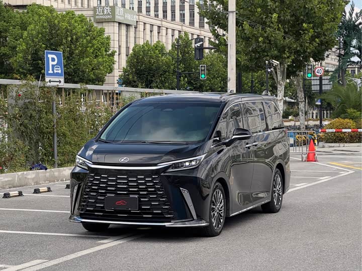 Lexus LM, 2024 — купить в Иванове под ключ