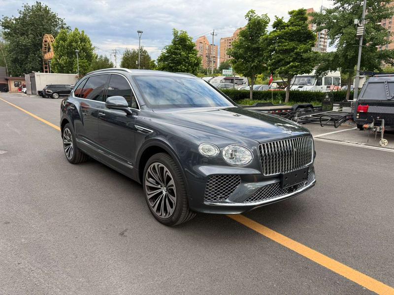 Bentley Bentayga, 2025 — фото 3 из 12