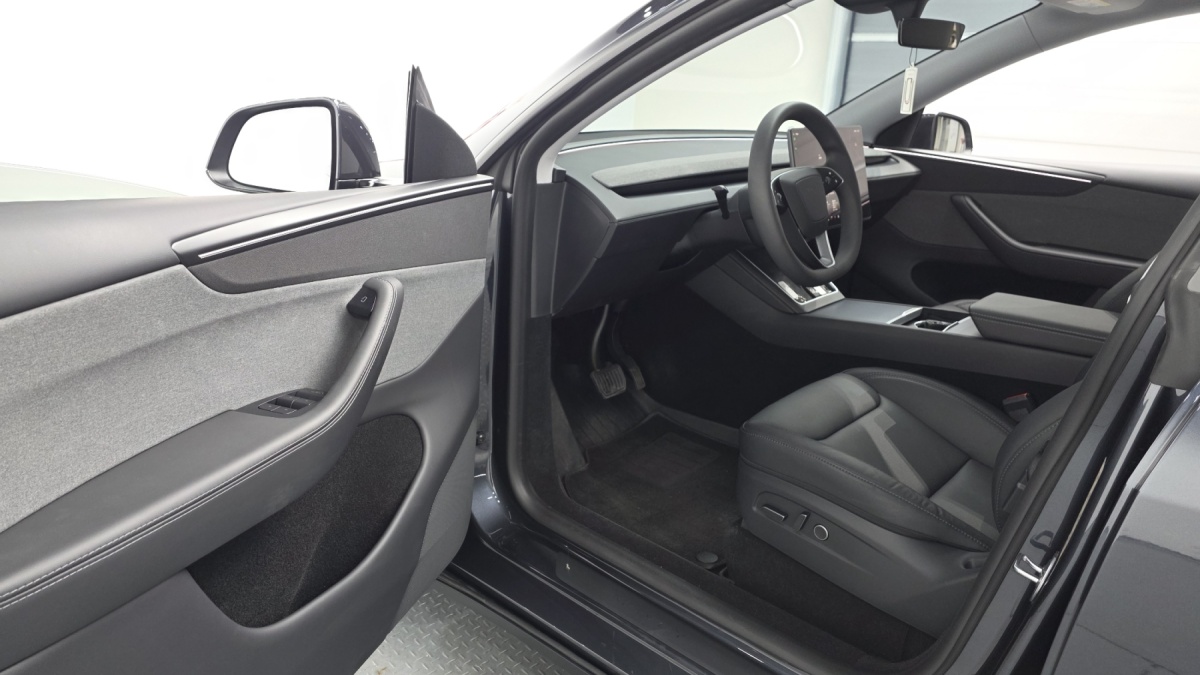 Tesla Model Y, 2025 — фото 9 из 12