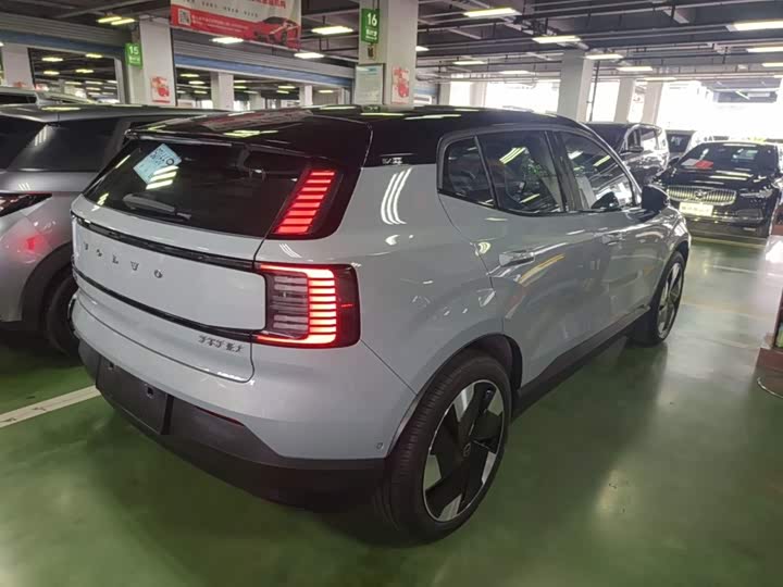 Volvo EX30, 2024 — фото 7 из 9