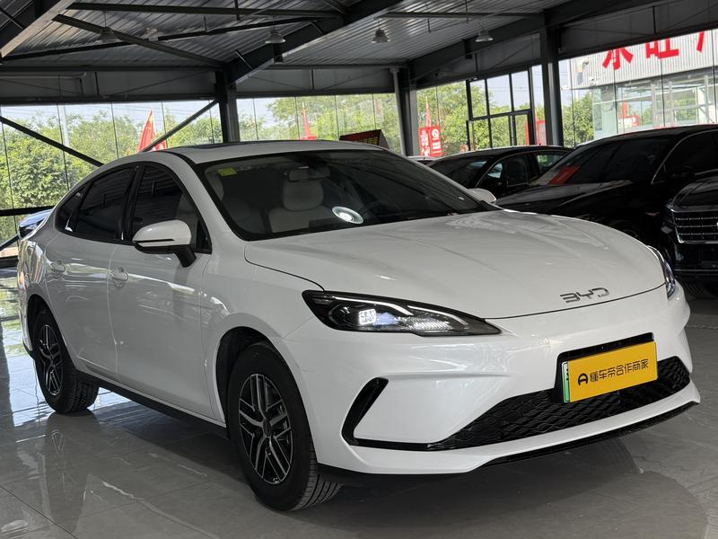 BYD Seal 05 DM-i Hybrid, 2025 — фото 3 из 10