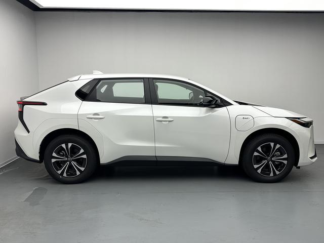 Toyota bZ4X Platinum, 2026 — фото 8 из 12
