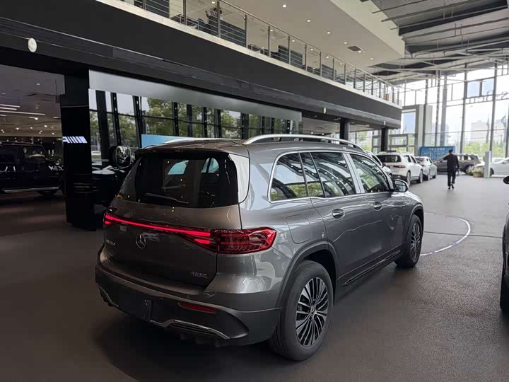 Mercedes-Benz EQB, 2026 — фото 4 из 9