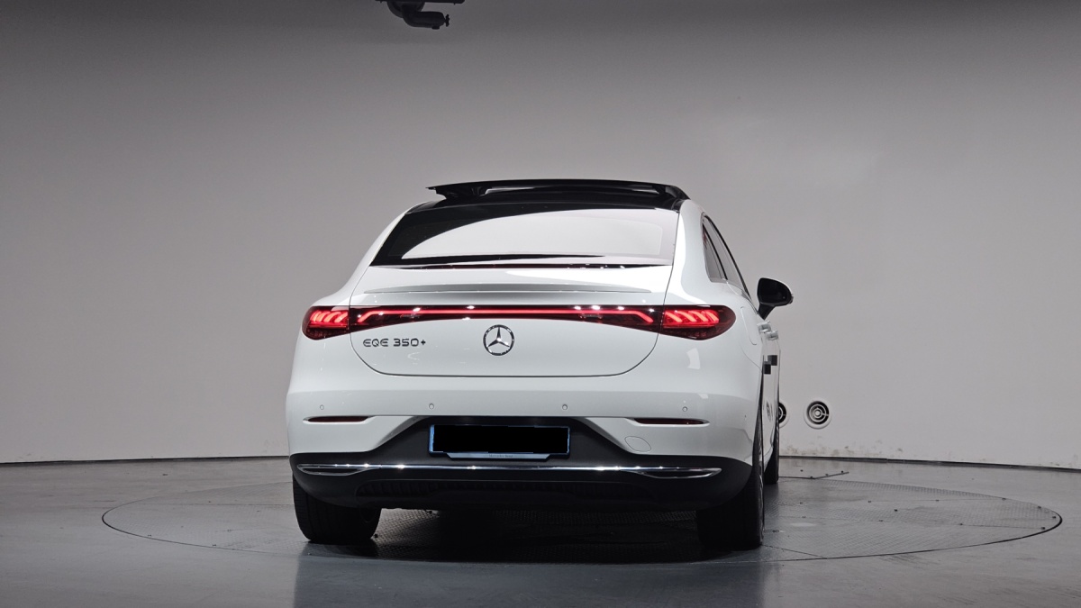 Mercedes-Benz EQE, 2023 — фото 4 из 12