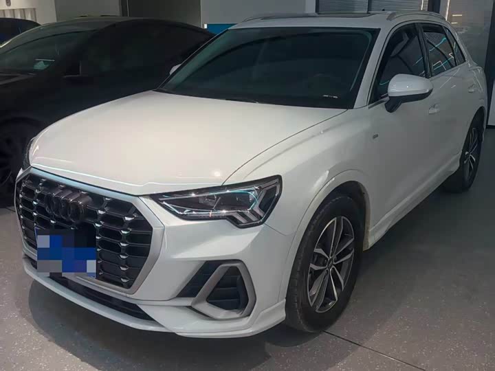 Audi Q3, 2023 — купить в Туле под ключ
