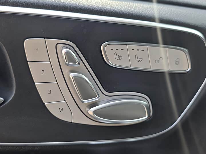 Mercedes-Benz V-Class, 2022 — фото 5 из 9
