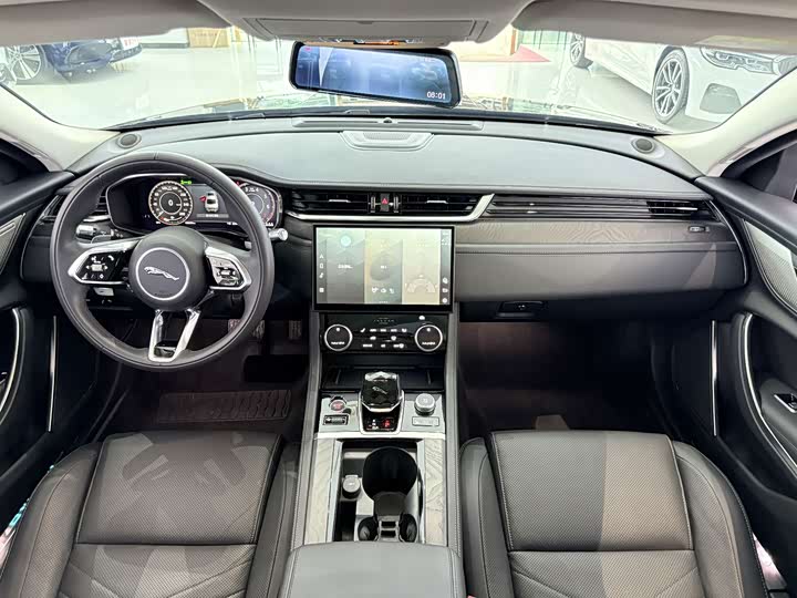 Jaguar XF L, 2022 — фото 8 из 9