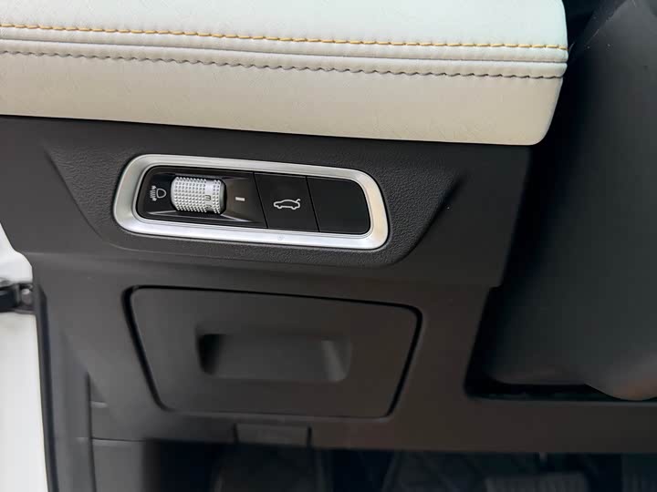 Geely Emgrand L, 2021 — фото 8 из 9
