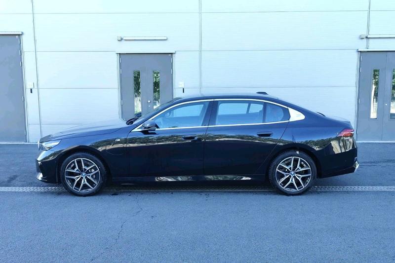 BMW i5, 2025 — фото 3 из 10