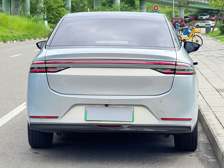 GAC Aion S Plus, 2022 — фото 7 из 9