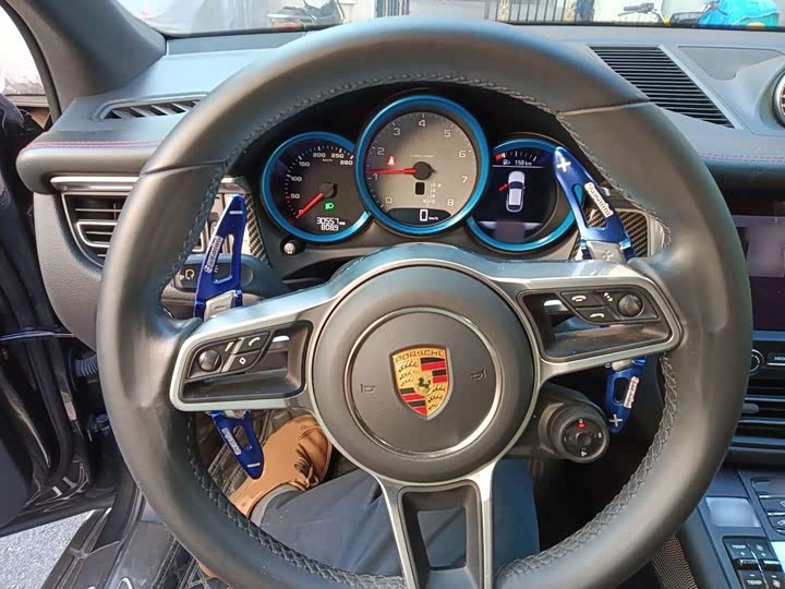 Porsche Macan, 2022 — фото 6 из 9