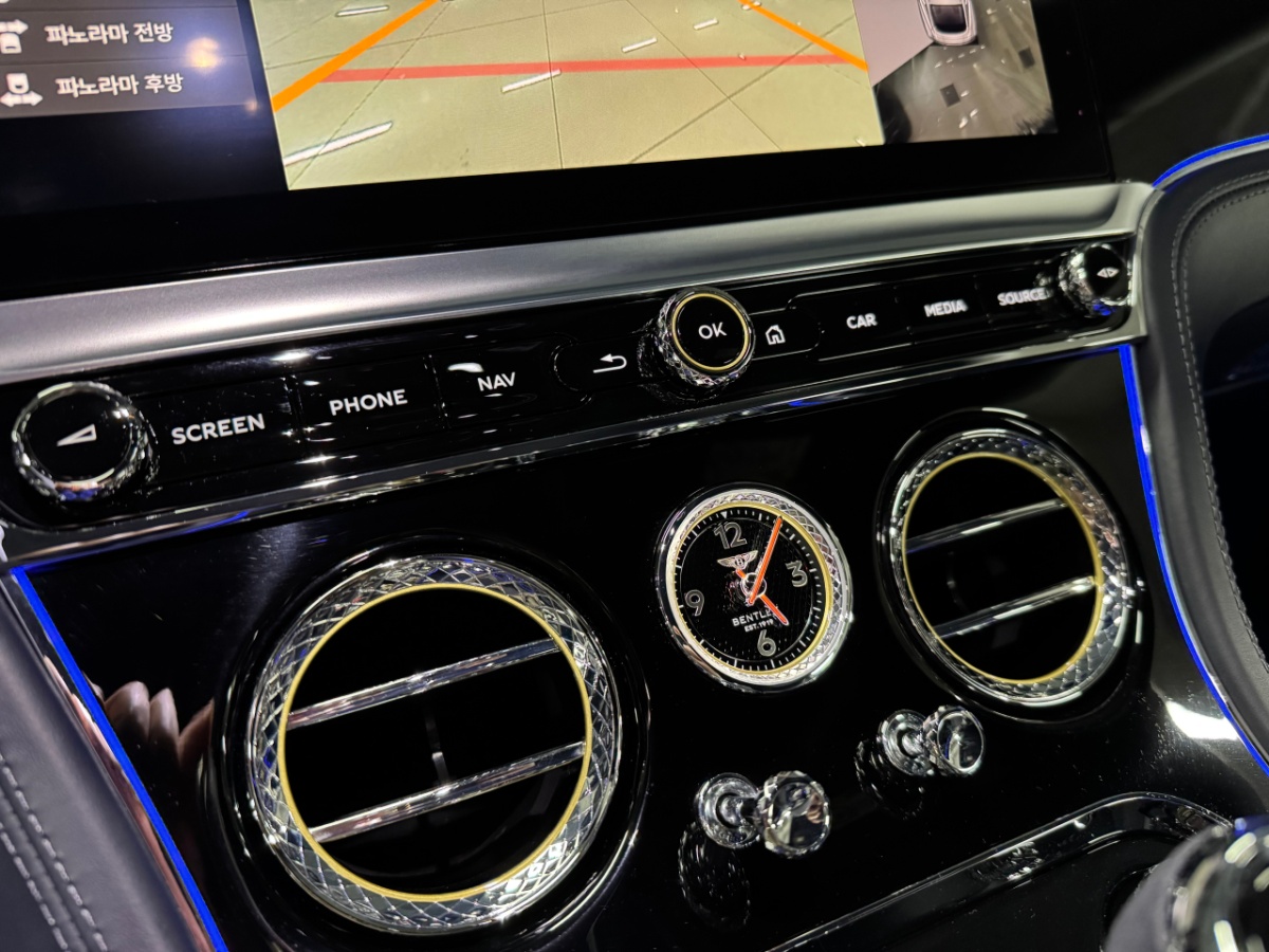 Bentley Continental GT, 2023 — фото 9 из 12