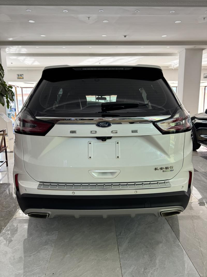 Ford Edge, 2022 — фото 5 из 12