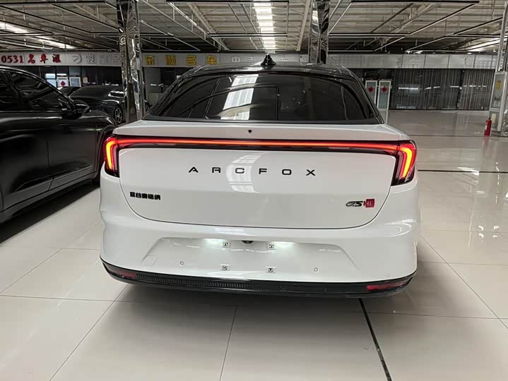 BAIC Arcfox Alpha S, 2023 — фото 5 из 9