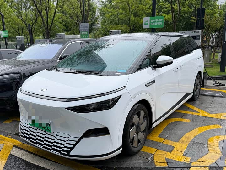 XPeng X9, 2023 — купить в Белгороде под ключ