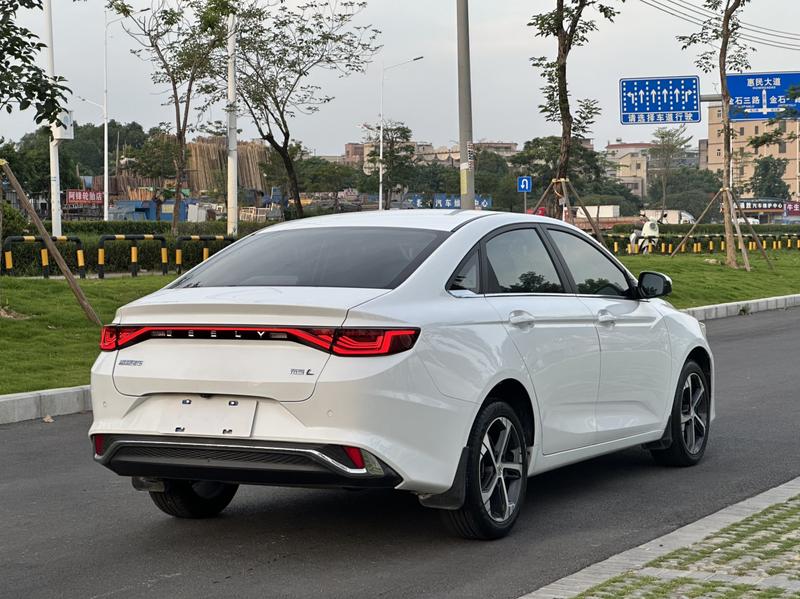 Geely Emgrand L, 2022 — фото 6 из 11