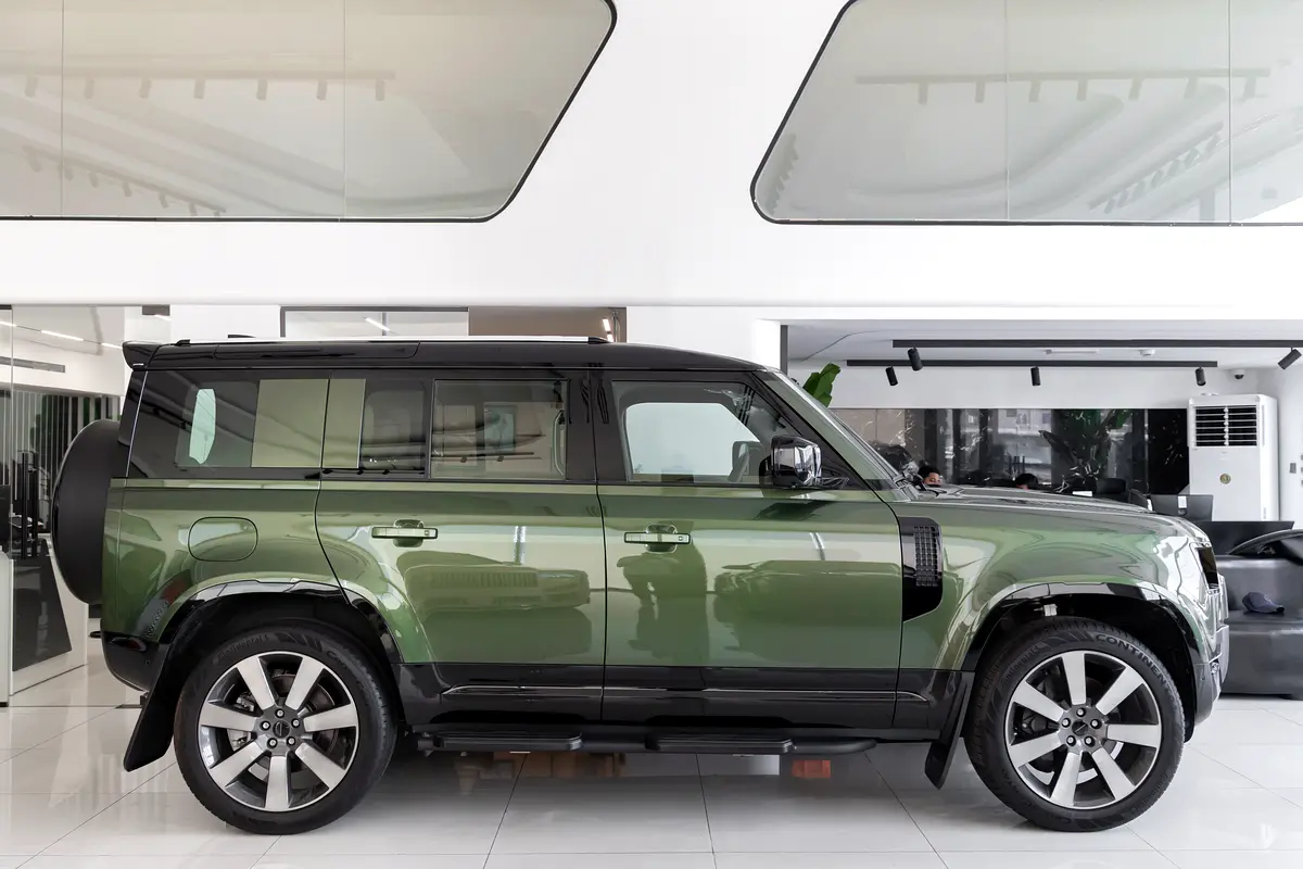 Land Rover Defender, 2026 — фото 7 из 10