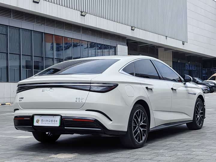 BYD Seal 07 DM-i Hybrid, 2024 — фото 7 из 9