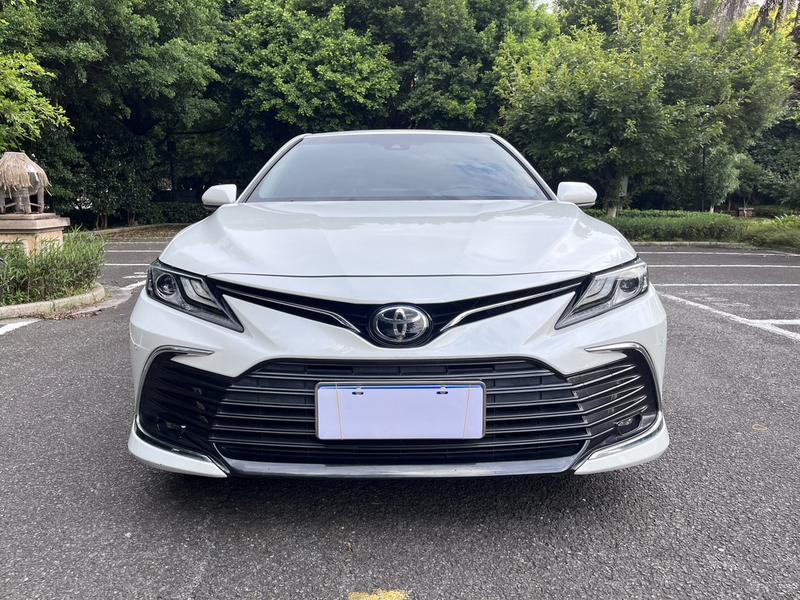 Toyota Camry, 2022 — фото 2 из 11
