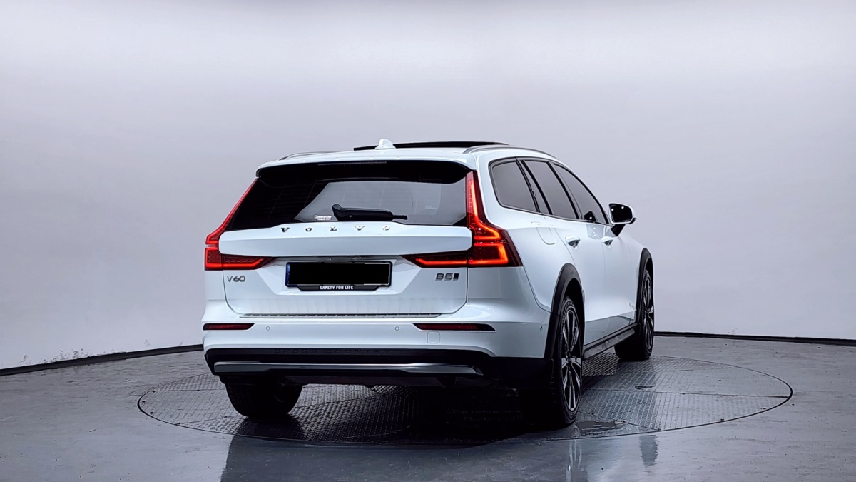 Volvo V60, 2024 — фото 4 из 12