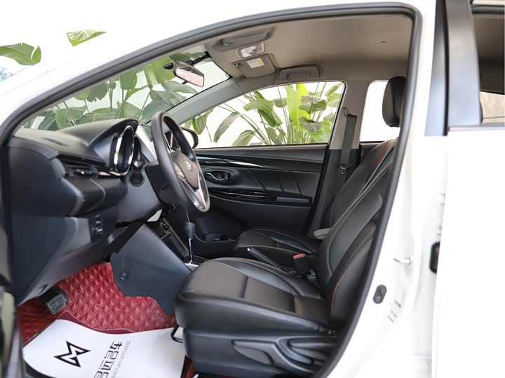 Toyota Yaris L Hatchback, 2022 — фото 6 из 9