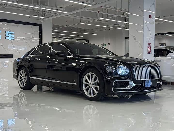 Bentley Flying Spur, 2022 — фото 3 из 9