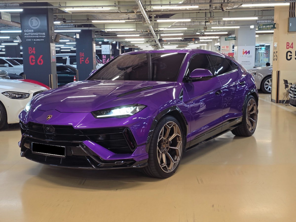 Lamborghini Urus, 2023 — фото 2 из 12